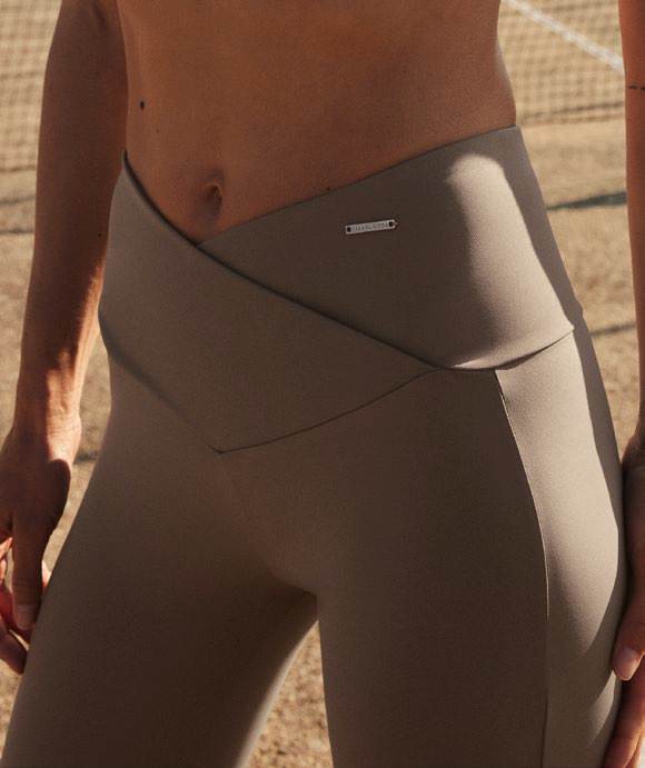 Woman Activewear licensed fashion design — look 49
