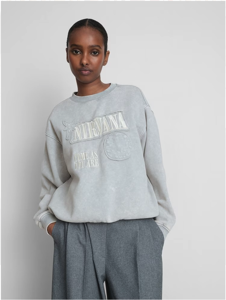 Womenswear look 10